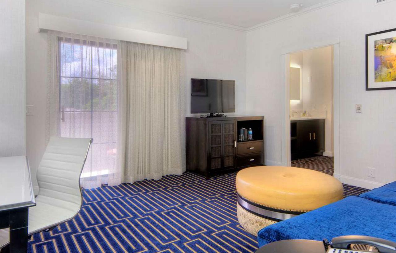 Best Western Plus Palm Court Hotel Дейвис Экстерьер фото