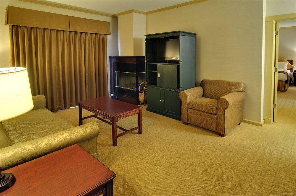 Best Western Plus Palm Court Hotel Дейвис Экстерьер фото