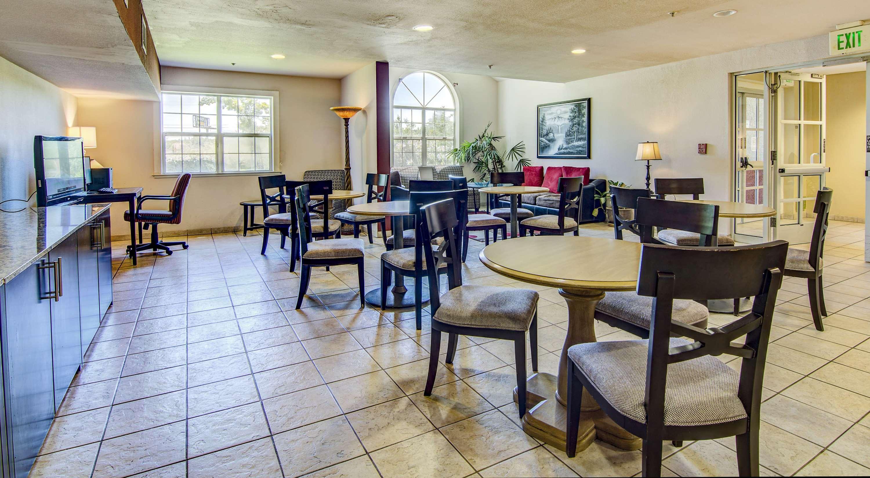Best Western Plus Palm Court Hotel Дейвис Экстерьер фото