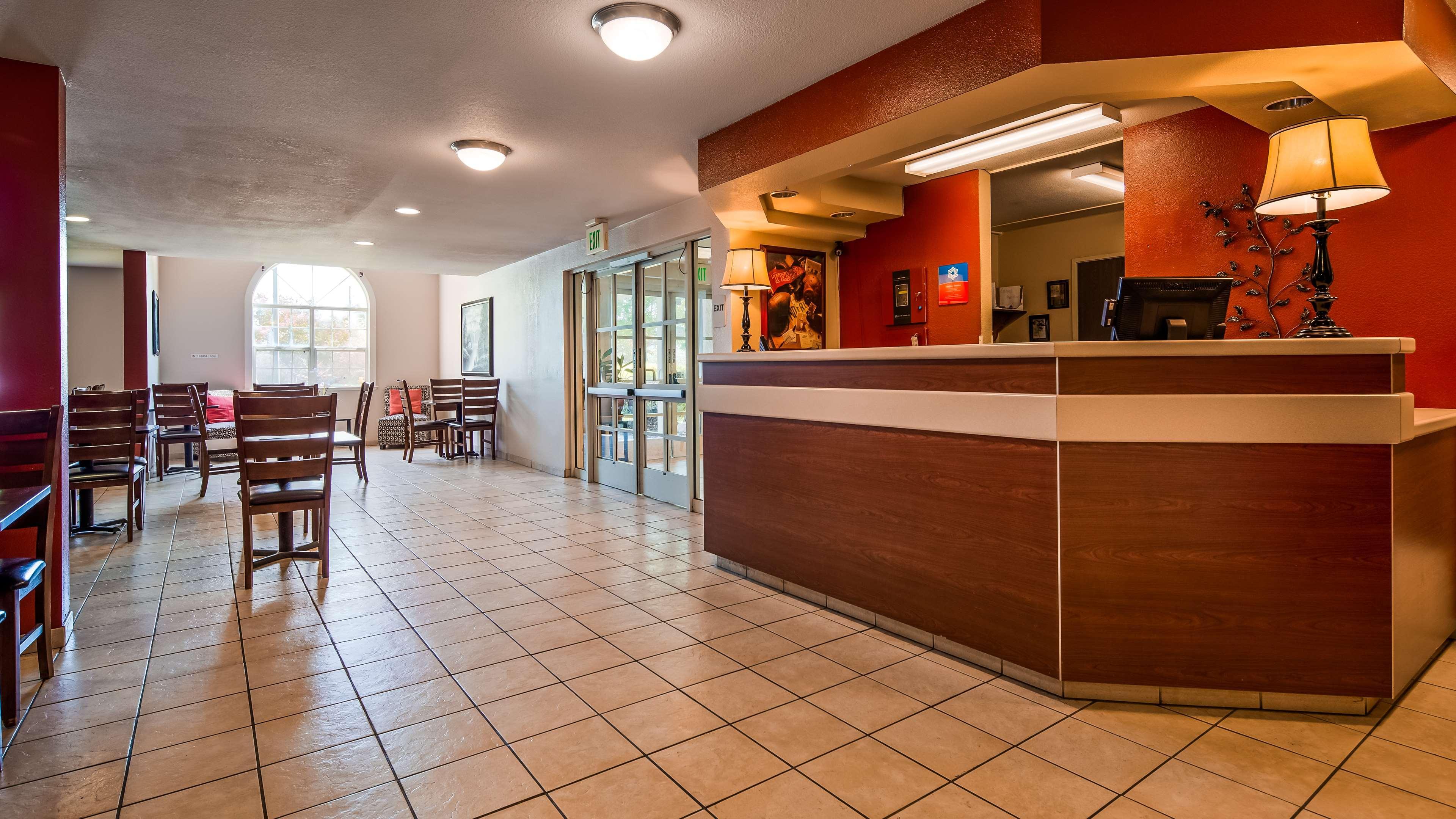 Best Western Plus Palm Court Hotel Дейвис Экстерьер фото