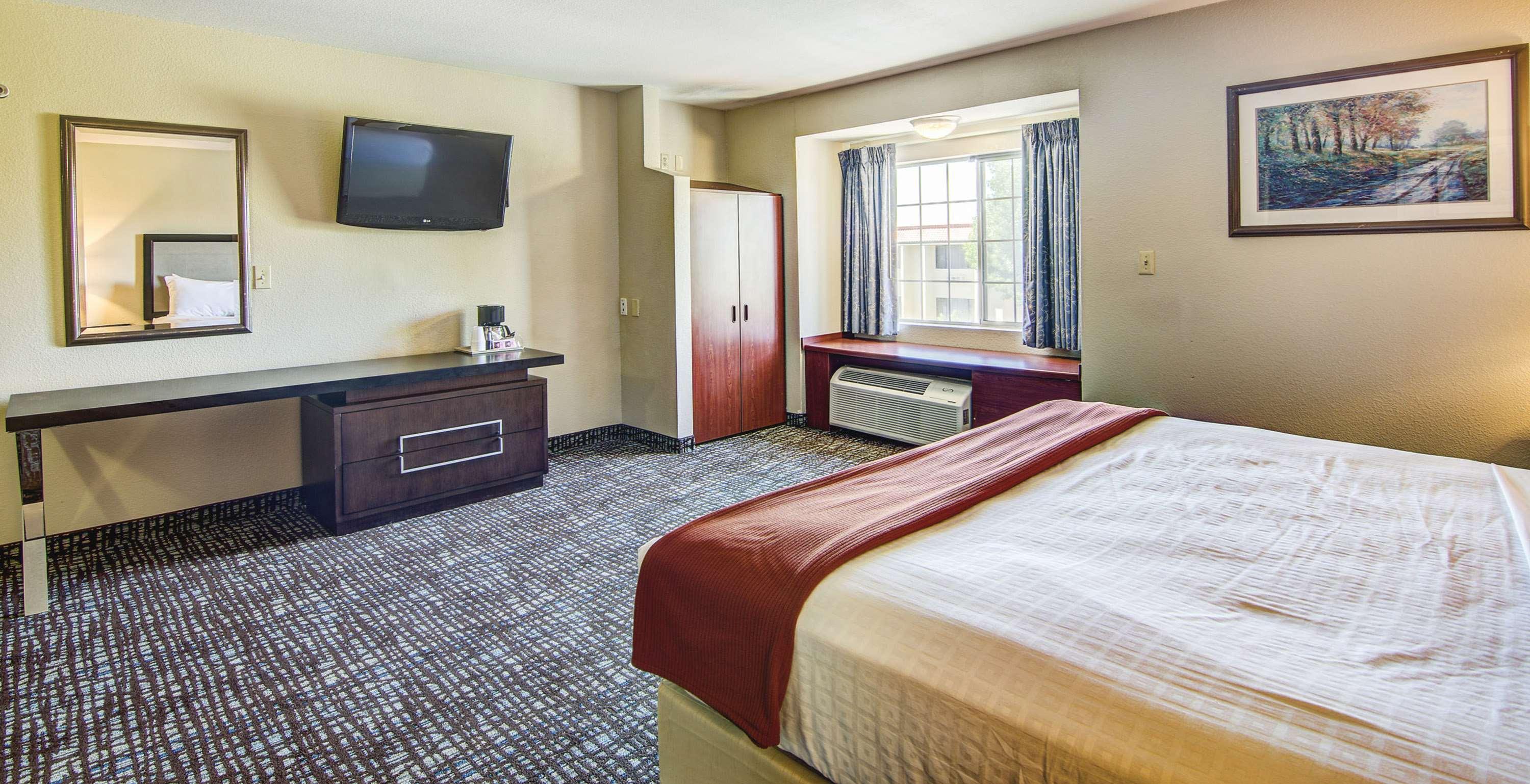 Best Western Plus Palm Court Hotel Дейвис Экстерьер фото
