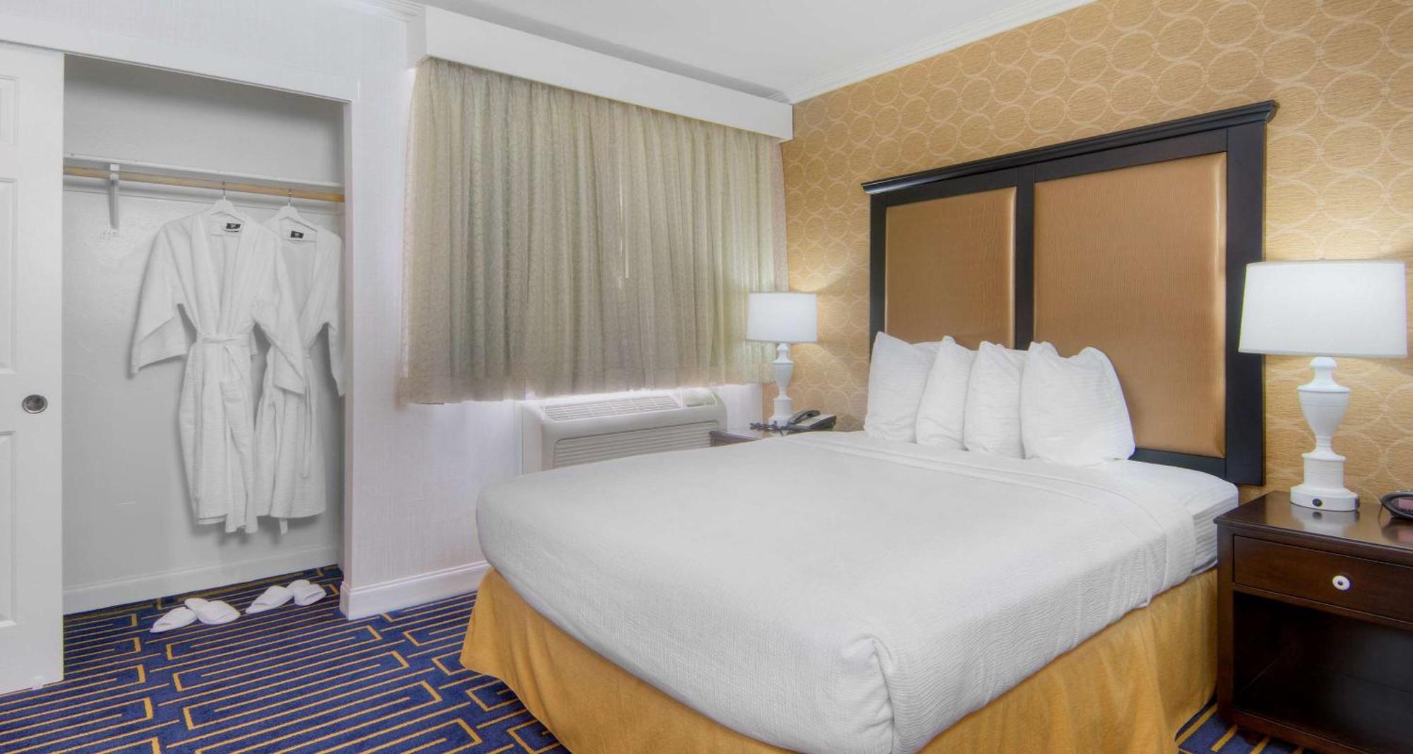 Best Western Plus Palm Court Hotel Дейвис Экстерьер фото