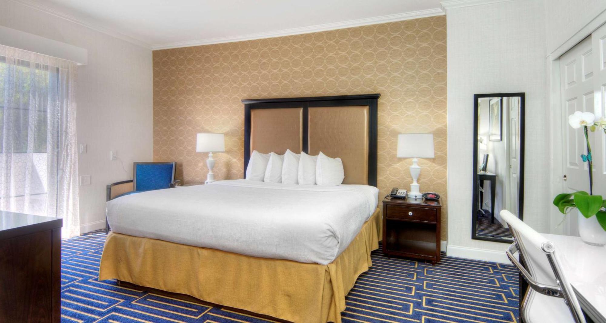 Best Western Plus Palm Court Hotel Дейвис Экстерьер фото