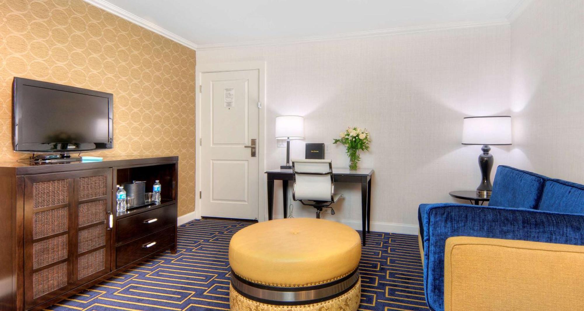 Best Western Plus Palm Court Hotel Дейвис Экстерьер фото