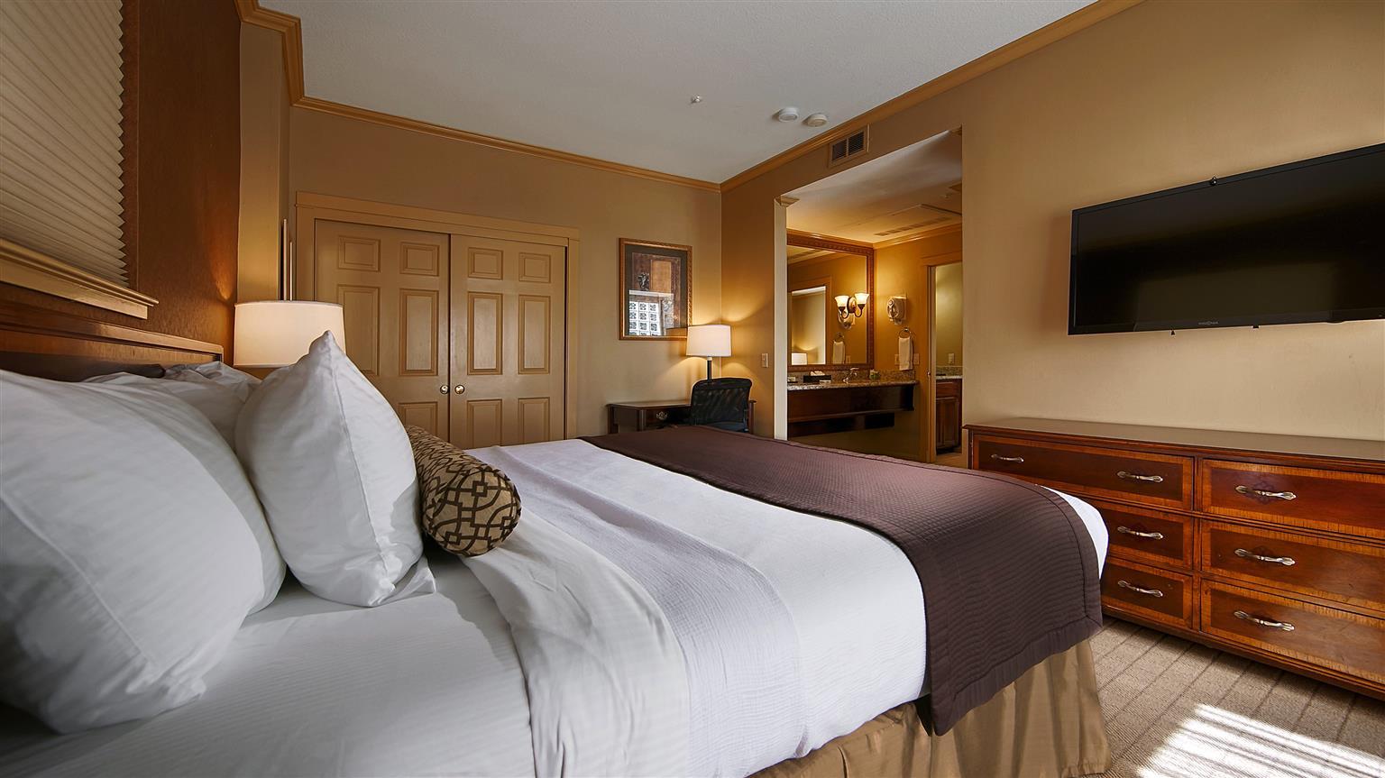 Best Western Plus Palm Court Hotel Дейвис Экстерьер фото